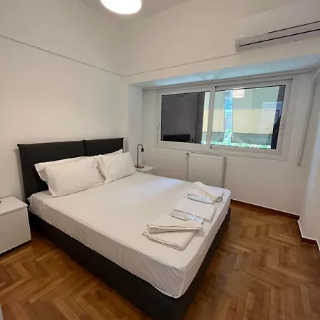 Spacious 2bdr @ Pagrati Apartment