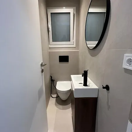 Spacious 2bdr @ Pagrati Apartment *