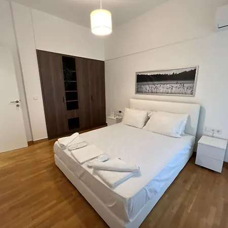Apartment Spacious 2bdr @ Pagrati *