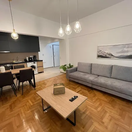 Spacious 2bdr @ Pagrati *